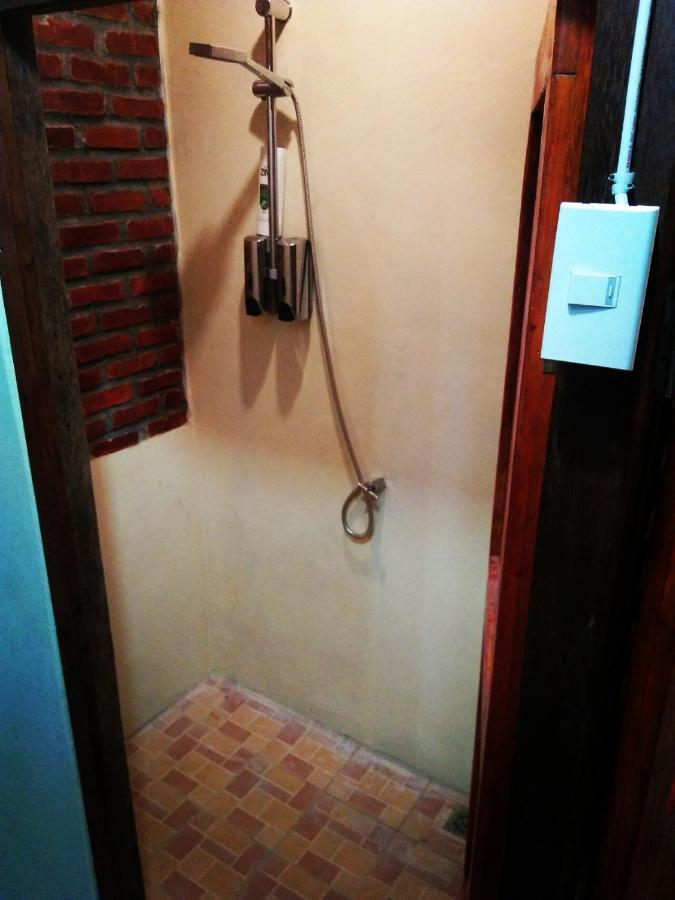 Salty Dog Hostel Telukdalem المظهر الخارجي الصورة