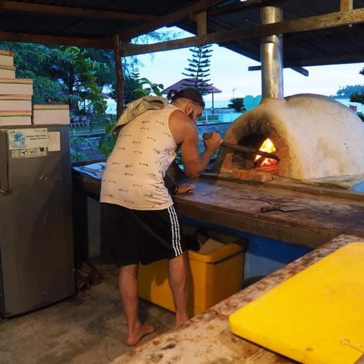 Salty Dog Hostel Telukdalem المظهر الخارجي الصورة